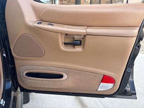 Used 1996 Ford Explorer XLT image 19