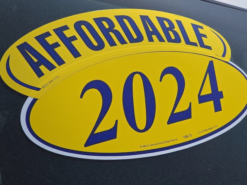 Used 2024 Nissan Rogue S AWD/4WD image 10