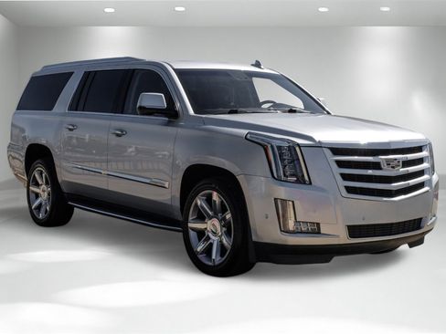 Used 2019 Cadillac Escalade ESV Luxury image 6