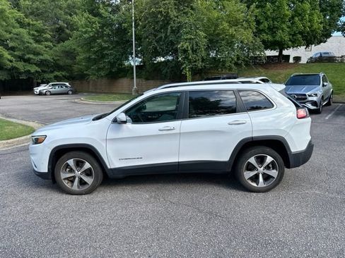 Used 2021 Jeep Cherokee Limited FWD image 8