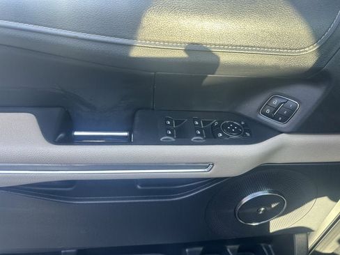Used 2024 Ford Expedition Max Limited image 30