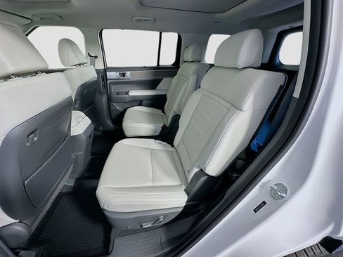 New 2026 Hyundai Santa Fe Calligraphy FWD image 17