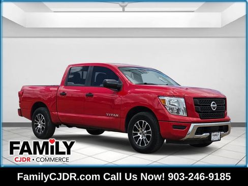 Used 2022 Nissan Titan SV RWD image 1