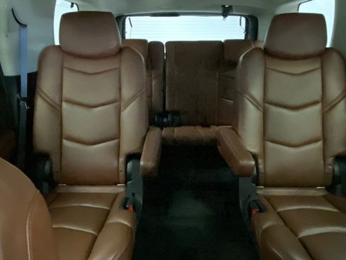 Used 2017 Cadillac Escalade Premium Luxury image 36