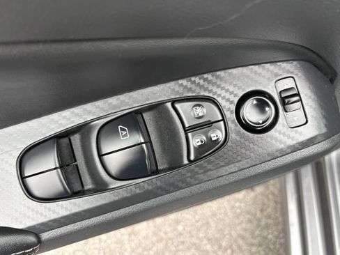Used 2025 Nissan Altima 2.5 SV FWD image 11