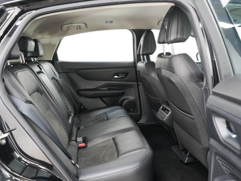 Used 2024 Nissan Ariya AWD image 12