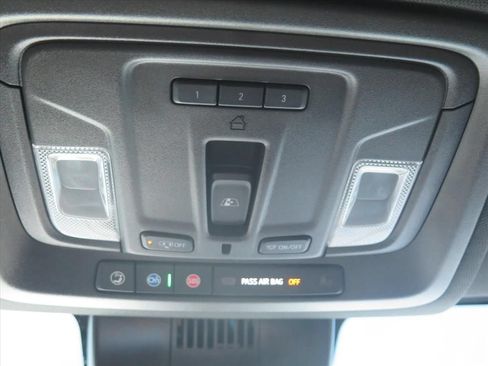 Used 2024 Chevrolet Silverado 1500 High Country w/ Technology Package AWD/4WD image 21