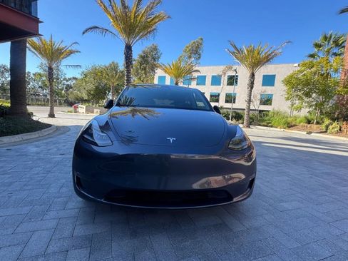 Used 2024 Tesla Model Y Performance AWD/4WD image 2