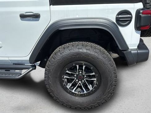 Used 2024 Jeep Wrangler Unlimited Rubicon w/ XTREMEE 35" Tire Package AWD/4WD image 37