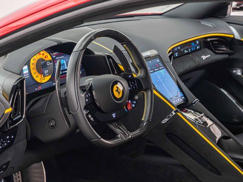 Certified 2022 Ferrari Roma image 4