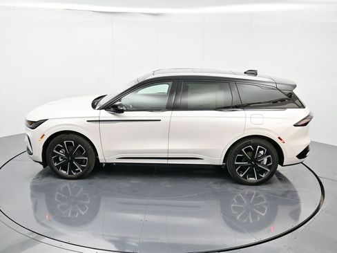 New 2025 Lincoln Nautilus Reserve AWD/4WD image 37