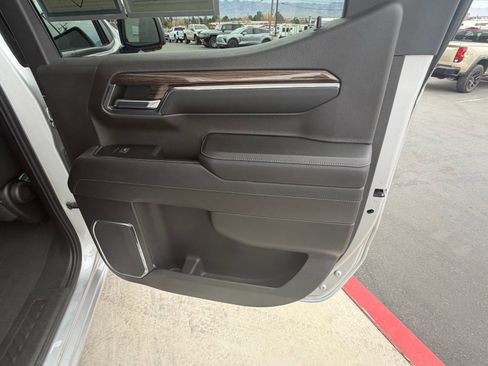 Used 2022 Chevrolet Silverado 1500 RST image 22