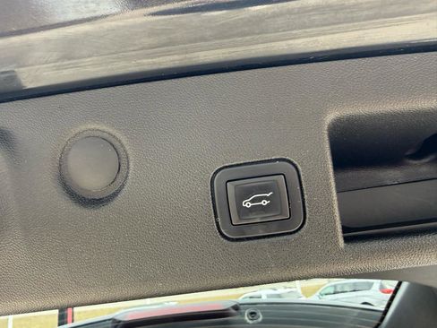 Used 2018 Chevrolet Equinox LT image 25