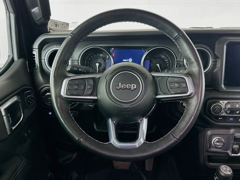 Used 2023 Jeep Wrangler Unlimited Sahara w/ Cold Weather Group AWD/4WD image 17