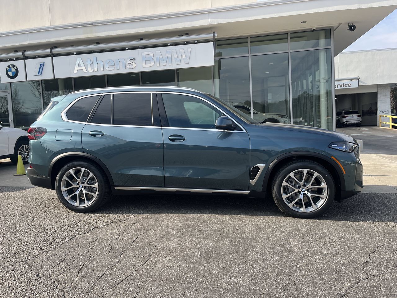 Used 2026 BMW X5 xDrive50e w/ Executive Package AWD/4WD image 9