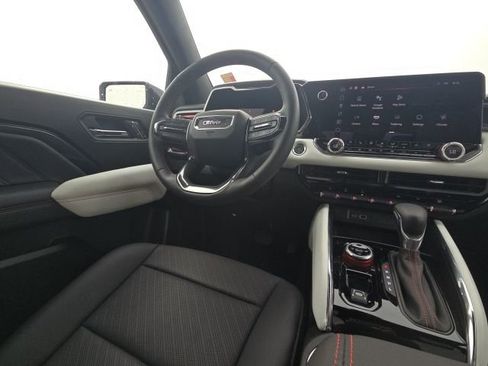 Used 2024 GMC Canyon AT4X image 25