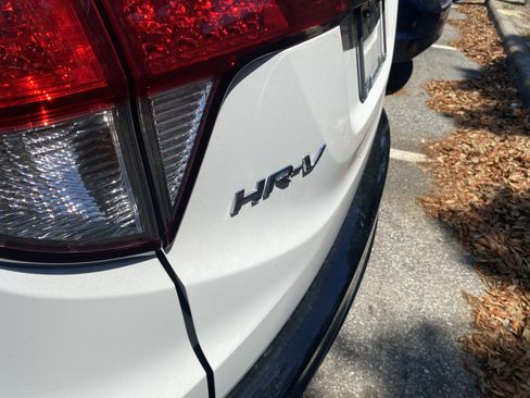 Used 2022 Honda HR-V Sport image 12