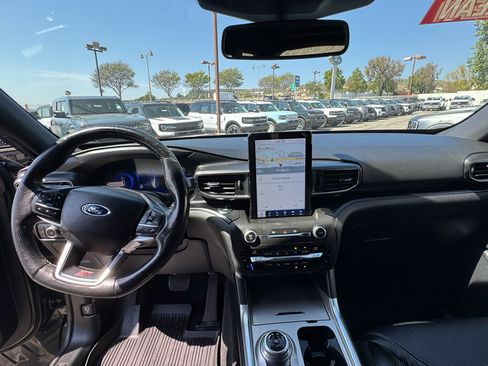 Used 2020 Ford Explorer ST w/ ST Street Pack image 13