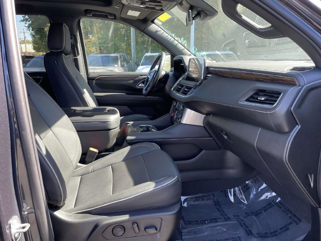 Used 2024 Chevrolet Tahoe Premier AWD/4WD image 12