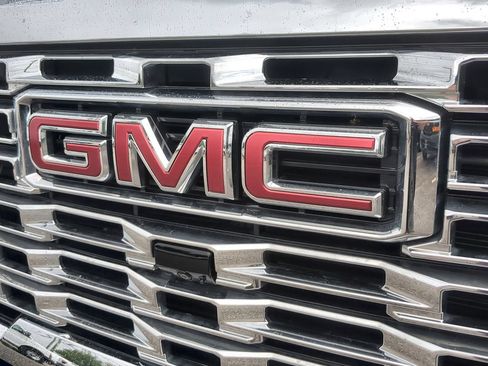 Used 2025 GMC Sierra 2500 Denali w/ Denali Reserve Package AWD/4WD image 32