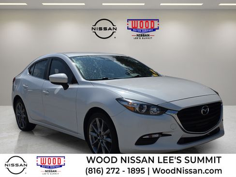 Used 2018 MAZDA MAZDA3 Touring FWD image 1
