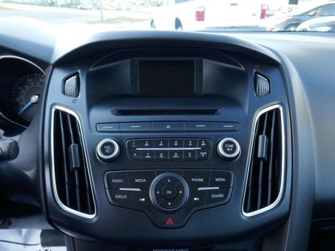 Used 2016 Ford Focus SE w/ Equipment Group 201A image 13