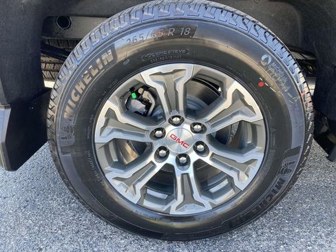 New 2026 GMC Sierra 1500 SLE w/ Preferred Package image 10