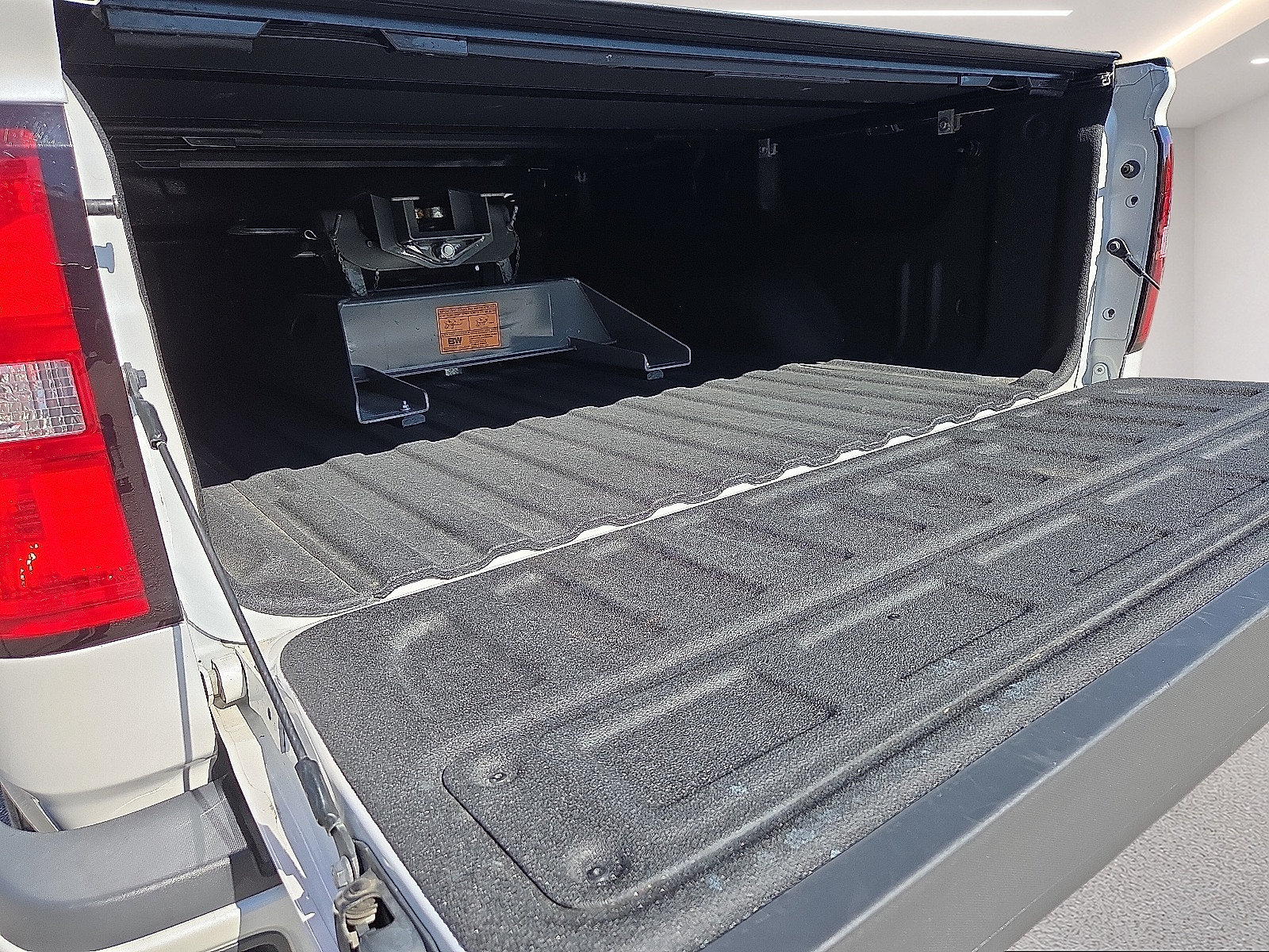 Used 2018 GMC Sierra 2500 Denali w/ Duramax Plus Package AWD/4WD image 18