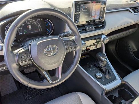 Used 2019 Toyota RAV4 Limited image 10