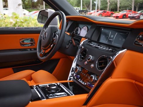 Used 2022 Rolls-Royce Cullinan w/ Dark Exterior Package image 51