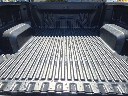 Used 2025 GMC Sierra 1500 SLT AWD/4WD image 14