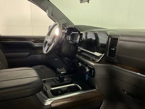 Used 2024 GMC Sierra 1500 Elevation w/ Preferred Package AWD/4WD image 34