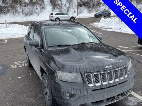 Used 2016 Jeep Compass Latitude image 21