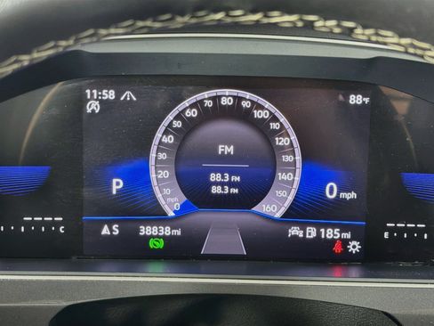 Used 2024 Volkswagen Tiguan SE AWD/4WD image 18
