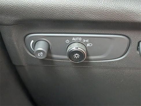 Used 2023 Buick Envision Avenir image 26