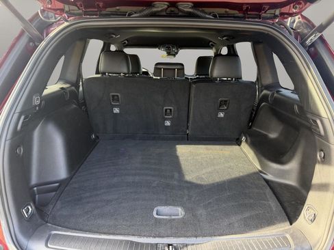 Used 2023 Jeep Grand Cherokee Altitude image 37