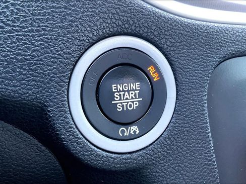 Used 2020 Dodge Charger Scat Pack RWD image 31