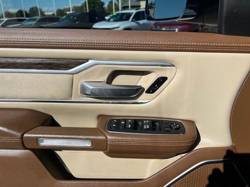 Used 2019 RAM 1500 Laramie image 34
