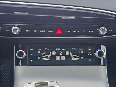 New 2026 Genesis GV70 2.5T Advanced image 16