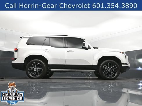Used 2024 Lexus GX 550 w/ Accessory Package (Z1) AWD/4WD image 24