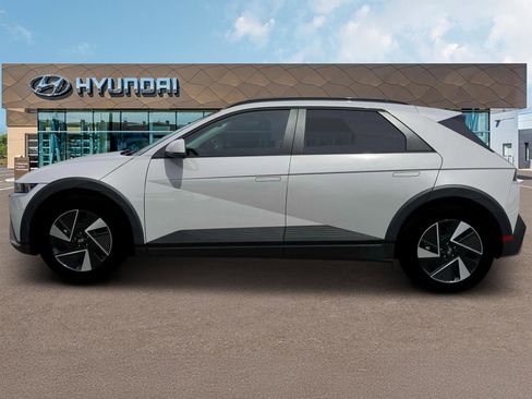 New 2025 Hyundai Ioniq 5 SEL RWD image 3