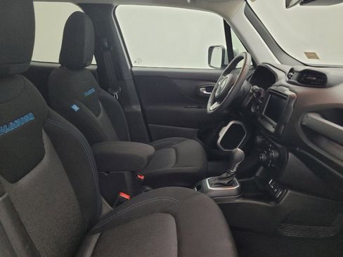 Used 2021 Jeep Renegade Latitude FWD image 21