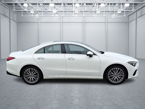 Used 2025 Mercedes-Benz CLA 250 4MATIC image 7