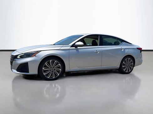 Used 2023 Nissan Altima 2.5 SL FWD image 3