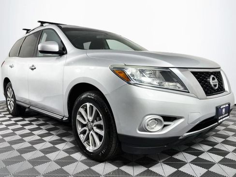 Used 2013 Nissan Pathfinder SV AWD/4WD image 27