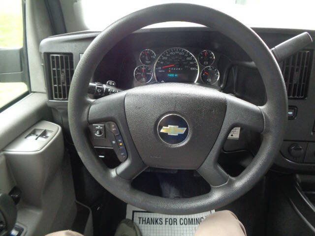 Used 2021 Chevrolet Express 3500 w/ Power Convenience Package RWD image 17