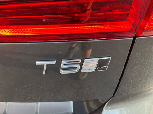 Used 2019 Volvo XC60 T5 Inscription w/ Protection Package Premier AWD/4WD image 8