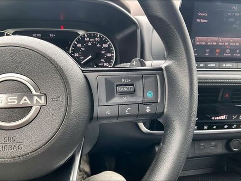 Used 2022 Nissan Rogue SV FWD image 19