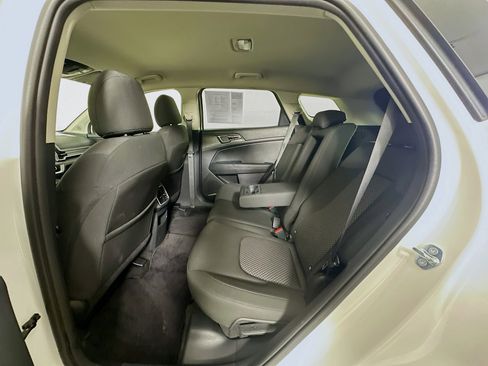 Used 2025 Kia Sportage LX image 25