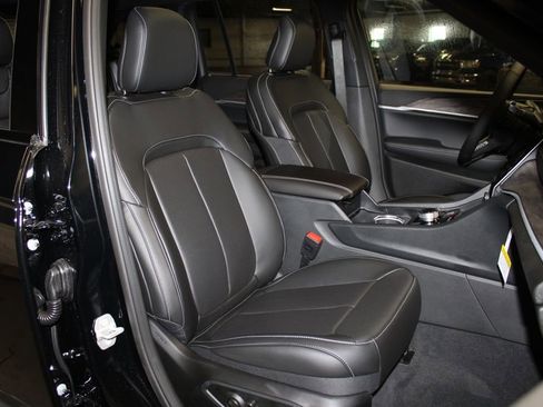 New 2025 Jeep Grand Cherokee Limited w/ Luxury Tech Group II image 30